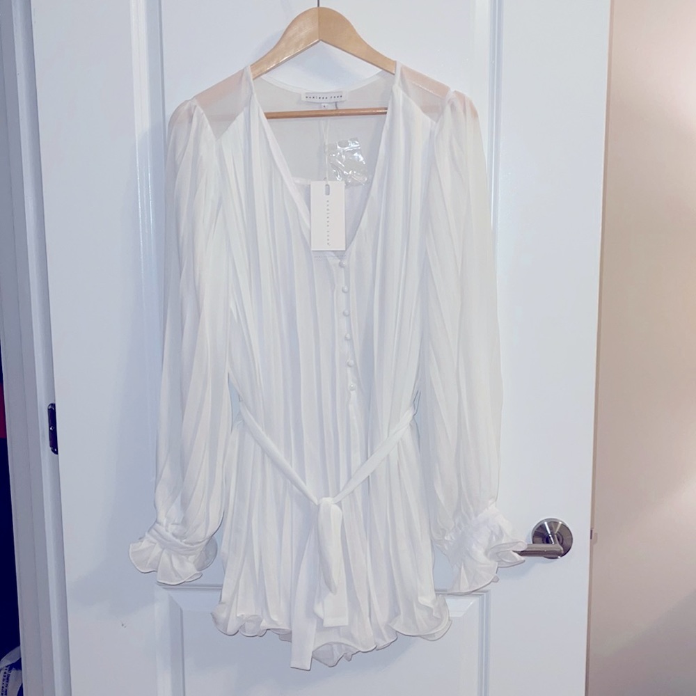 VICI DRESS!! BRAND NEW!! Large white Endless Rose Romper dress!